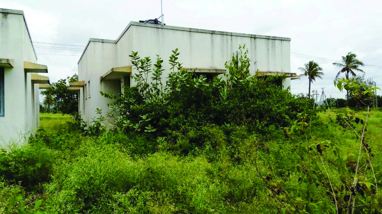 ಅನೈತಿಕ ಚಟುವಟಿಕೆಯ ತಾಣವಾಗಿರುವ ಶಿವಮೊಗ್ಗ ಕೆಎಚ್‌ಬಿ ಮನೆಗಳು!